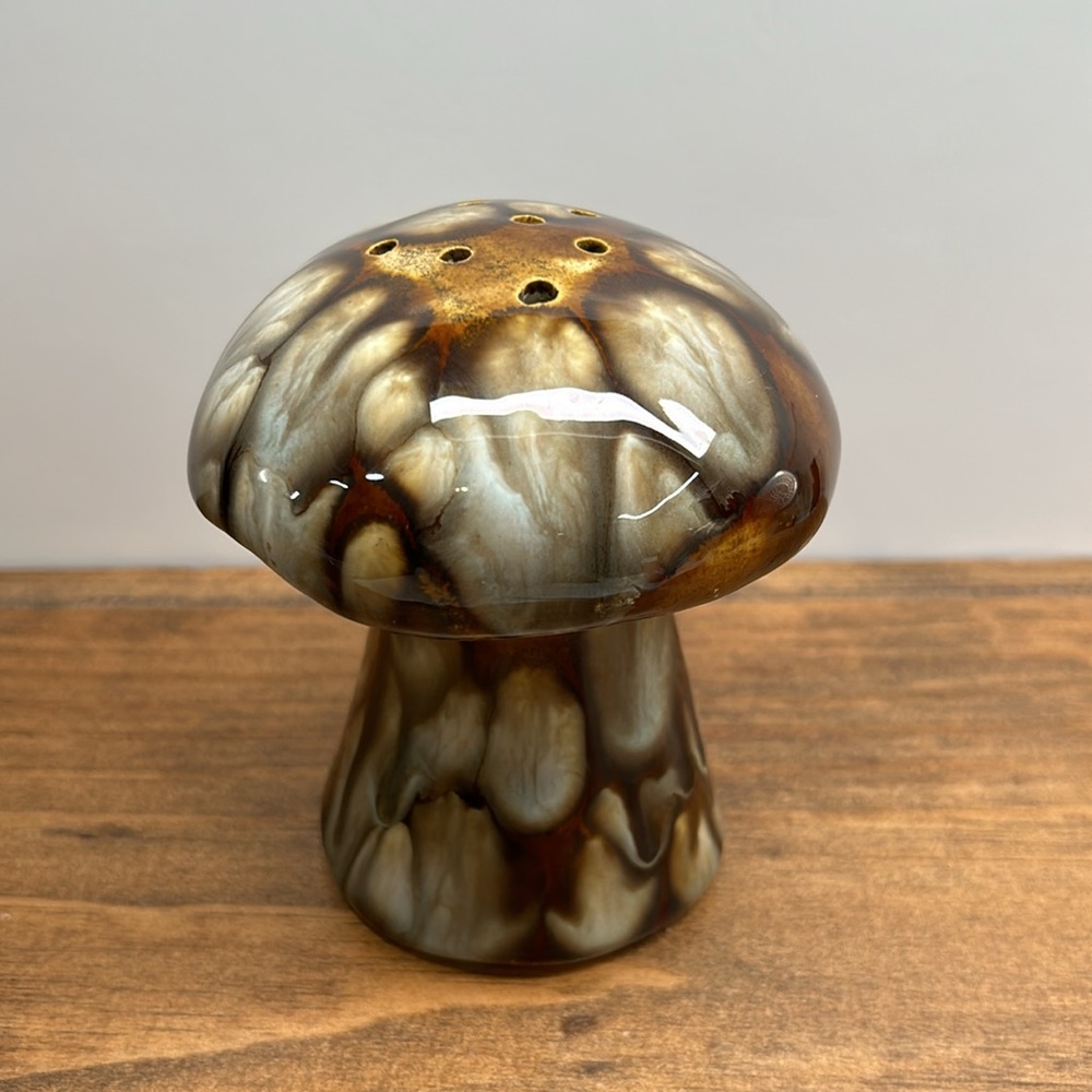 Vintage 70’s Classic Drip Glaze Ceramic Toadstool Boho Mushroom Shaker